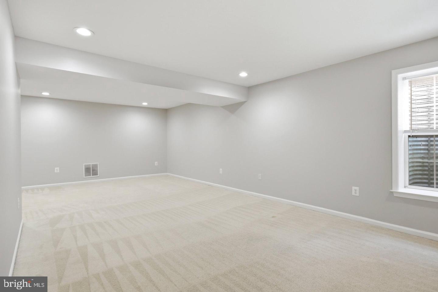 16542 Reservoir Loop Property Photo 13