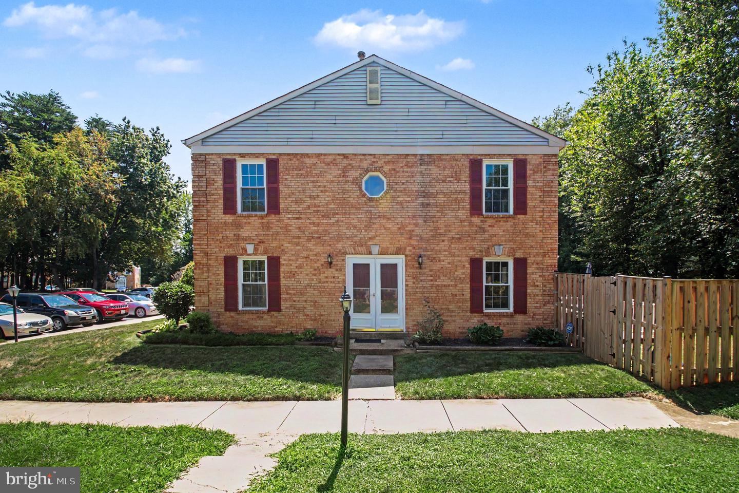 4715 S Park Ct Property Photo 1