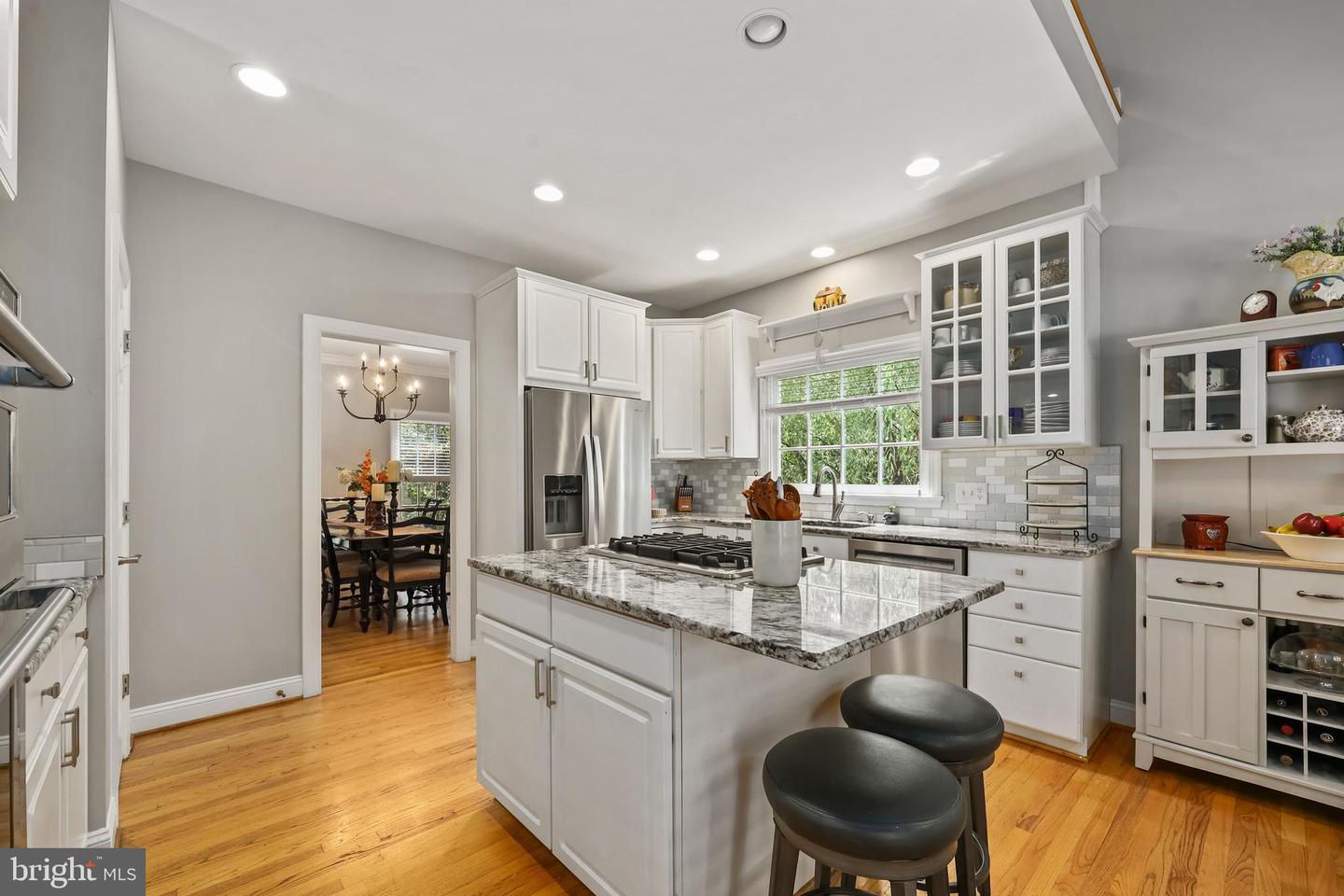 8050 Amsterdam Ct Property Photo 10