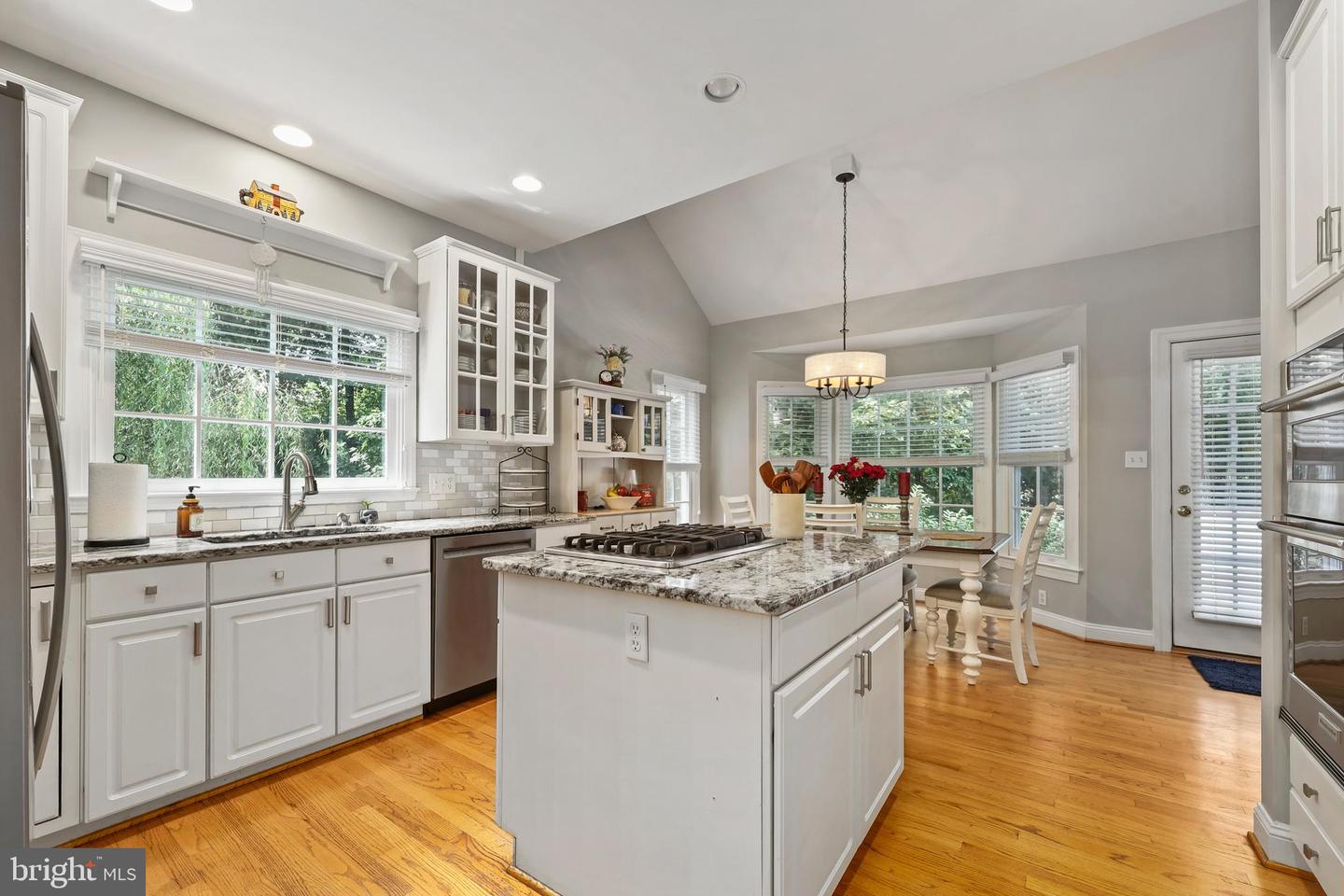 8050 Amsterdam Ct Property Photo 11