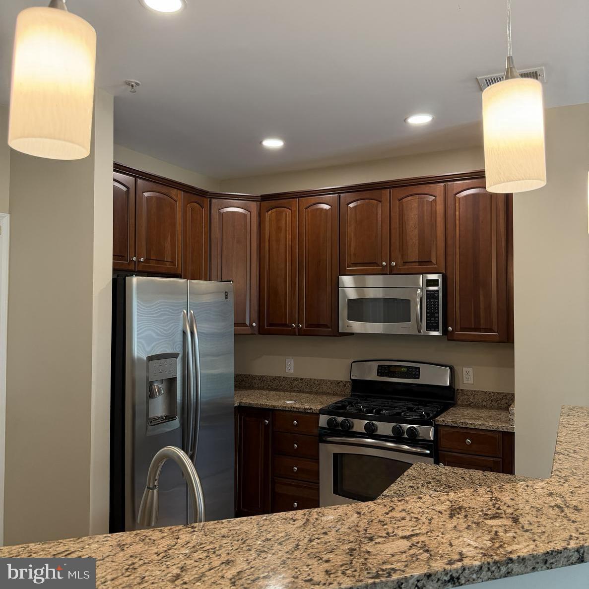 6765 Hampton Bay Ln Property Photo 6