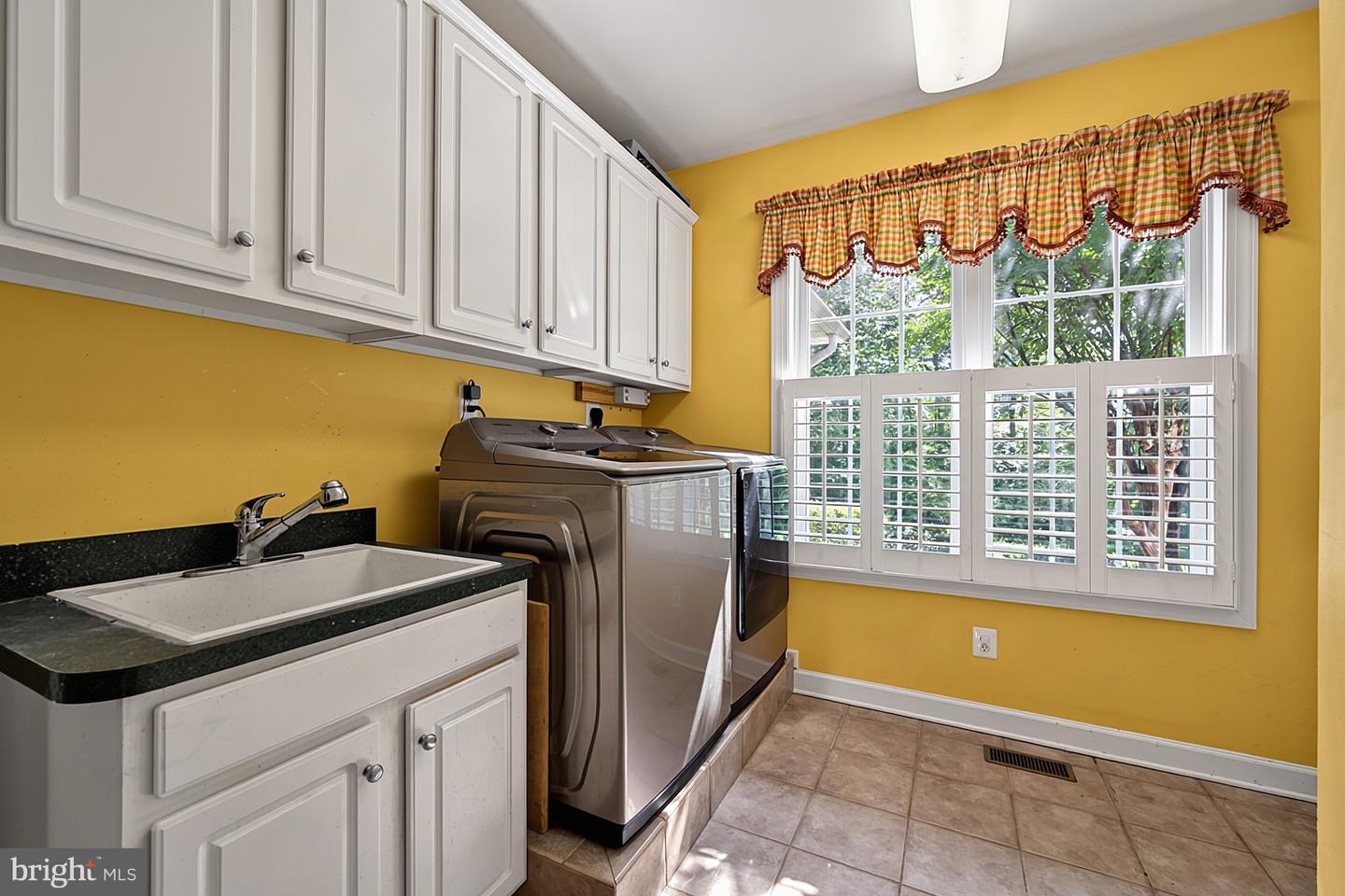 7040 Hoadly Rd Property Photo 40