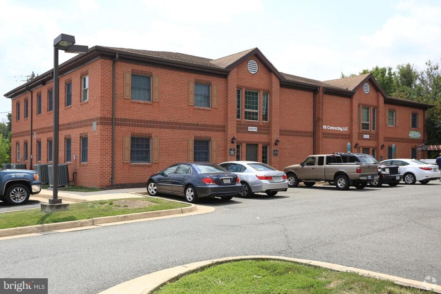10515 CRESTWOOD DR #201 Property Photo 1