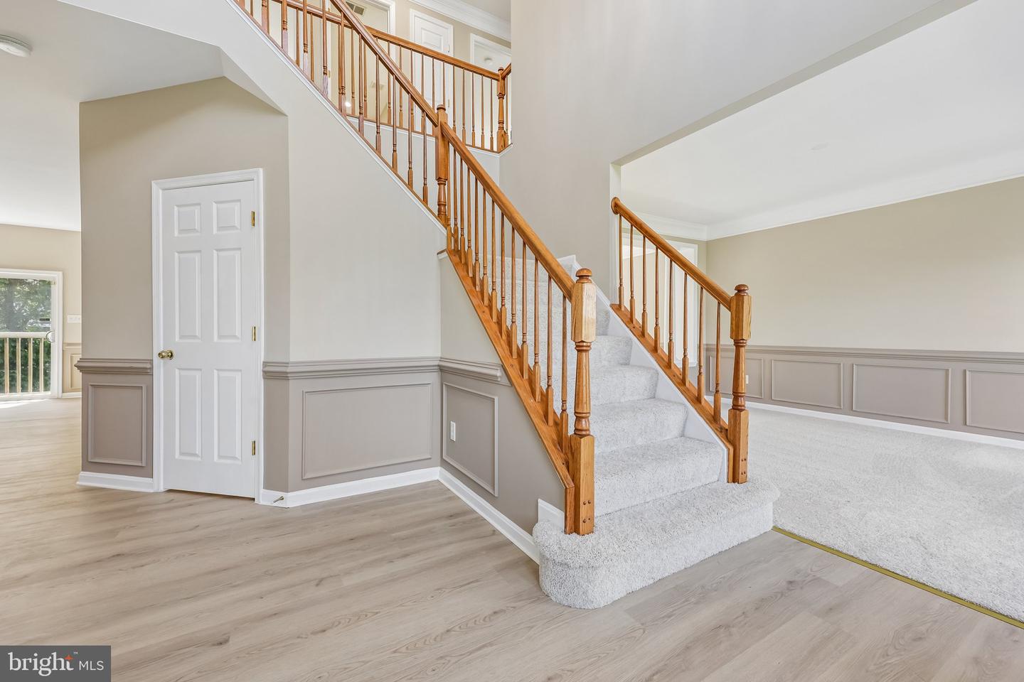 8510 Lanier Overlook Ct Property Photo 3