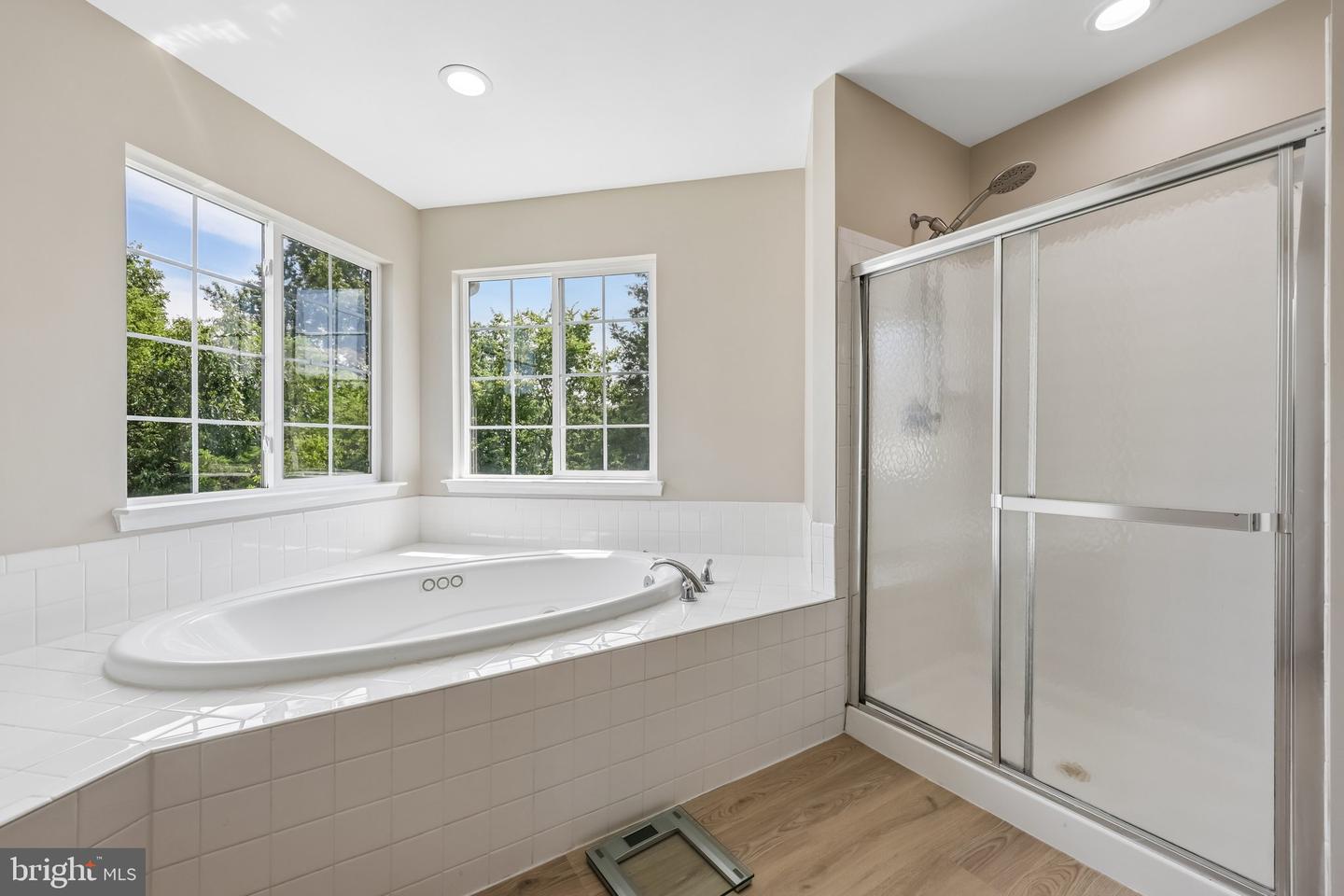8510 Lanier Overlook Ct Property Photo 27