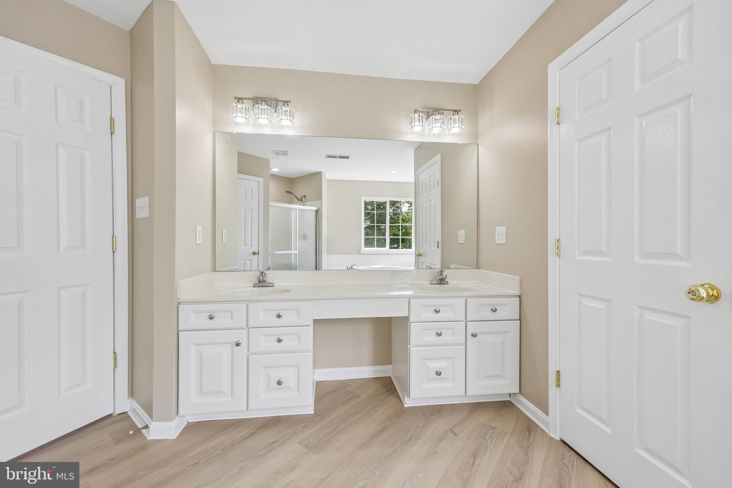 8510 Lanier Overlook Ct Property Photo 29