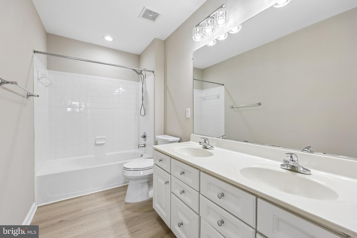 8510 Lanier Overlook Ct Property Photo 33