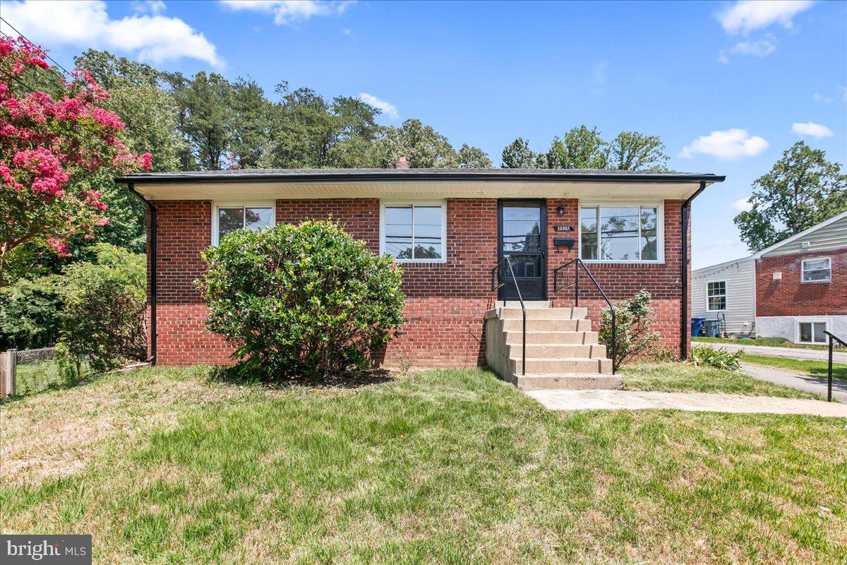 15913 Crest Dr Property Photo 1