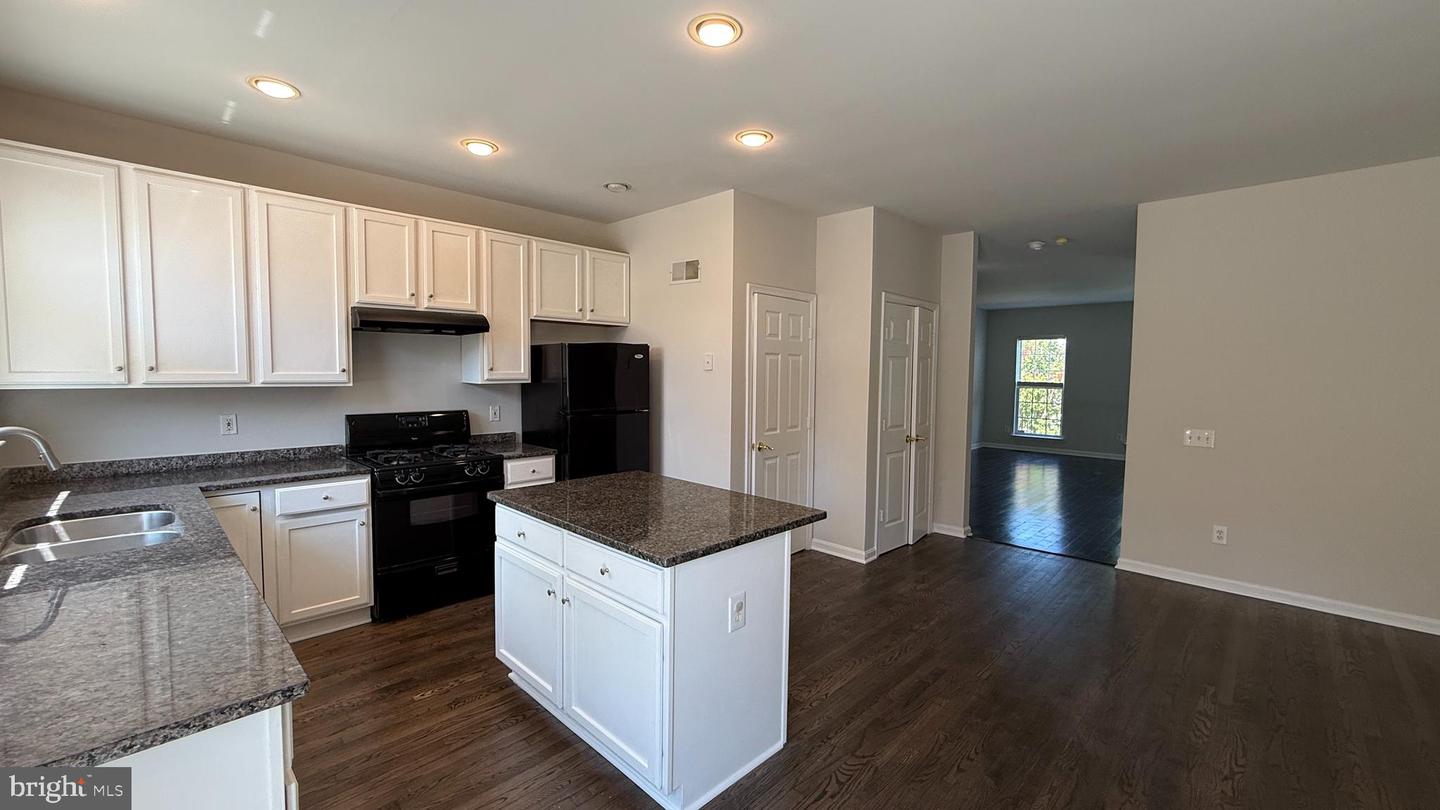 14946 Whittier Loop Property Photo 4