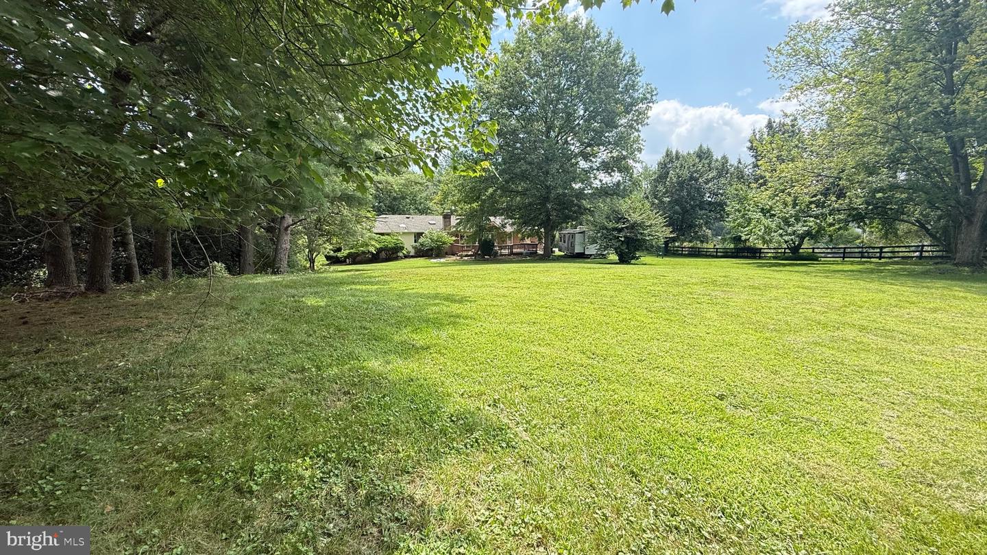 4800 Maurine Ct Property Photo 7