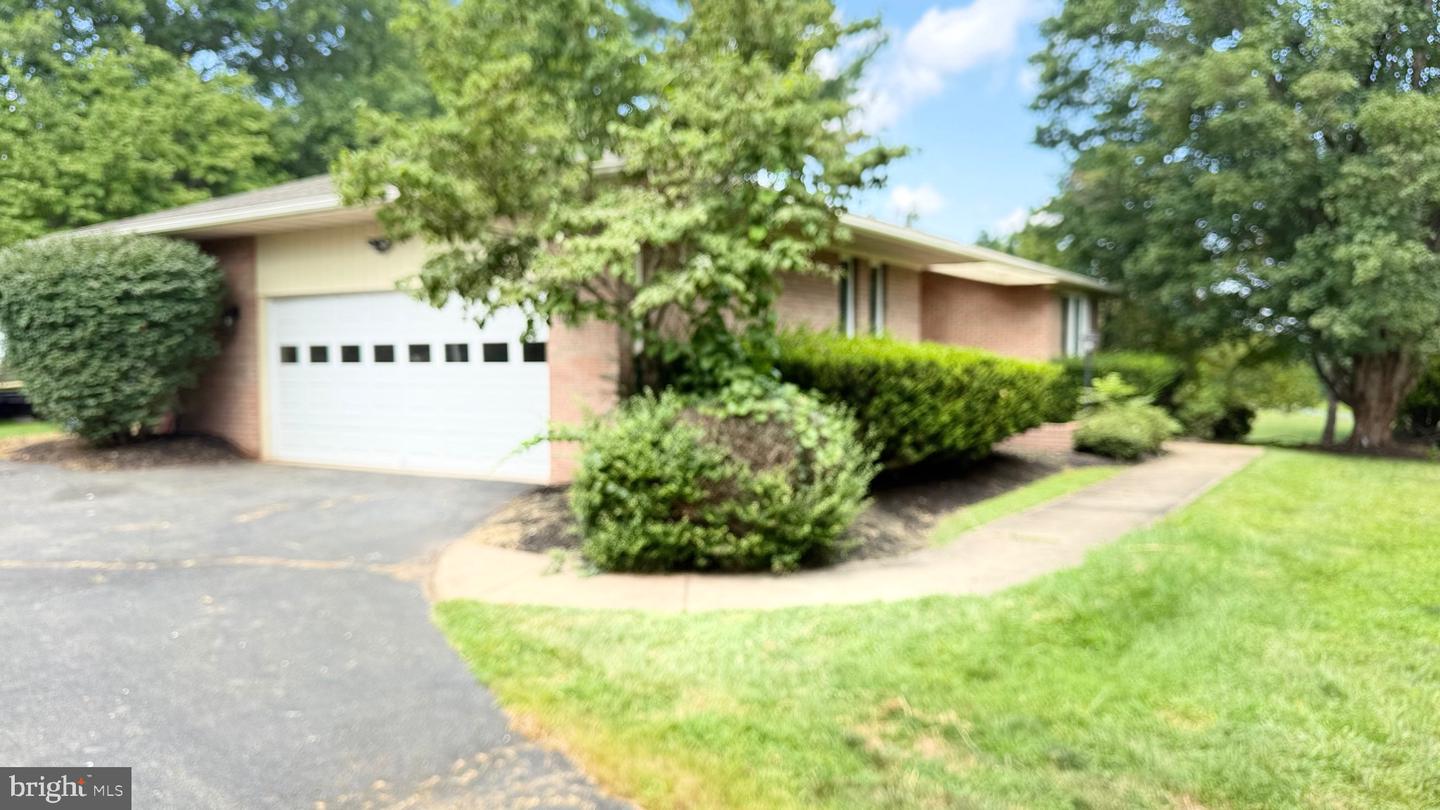 4800 Maurine Ct Property Photo 11