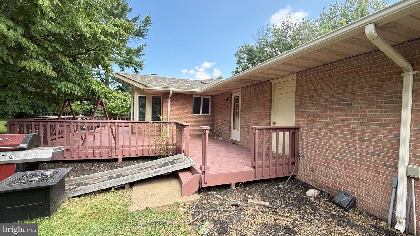 4800 Maurine Ct Property Photo 12