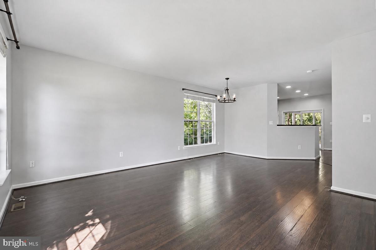 15539 Miller School Pl Property Photo 5