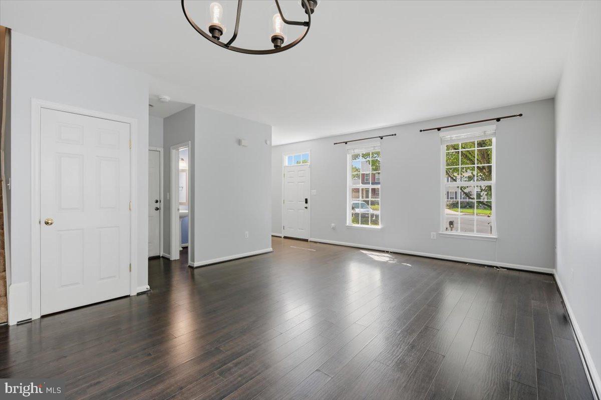 15539 Miller School Pl Property Photo 6