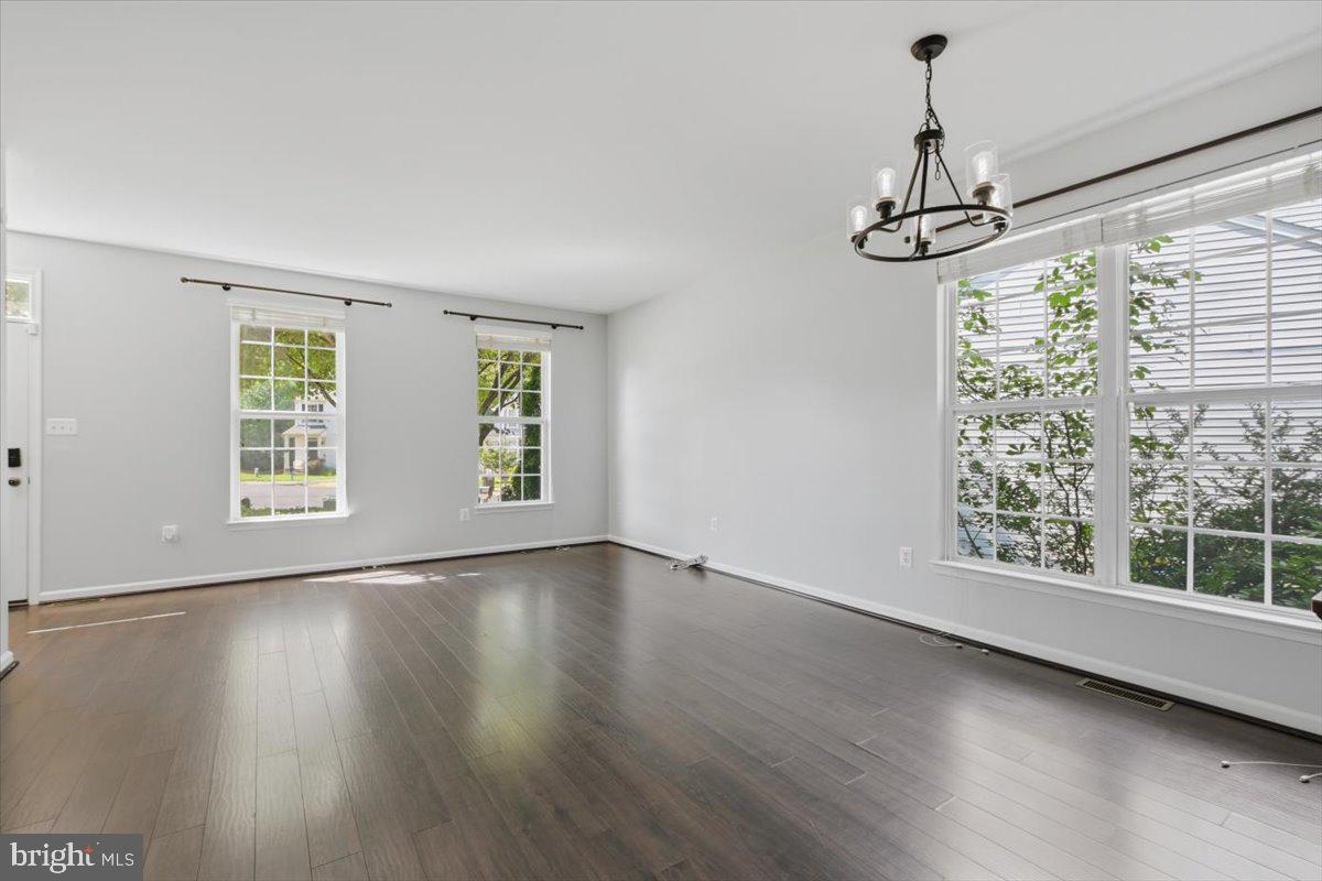 15539 Miller School Pl Property Photo 8
