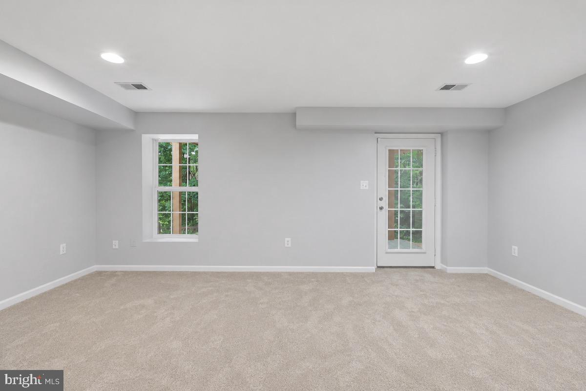 15539 Miller School Pl Property Photo 21