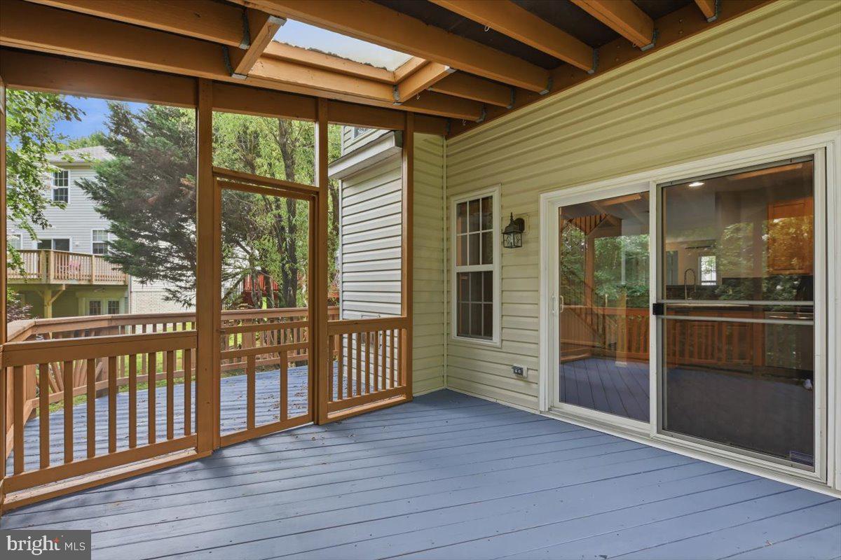 15539 Miller School Pl Property Photo 34