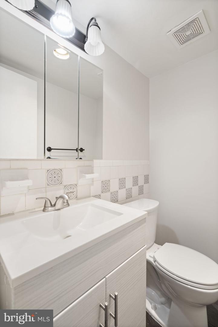 12654 Dara Dr #203 Property Photo 17