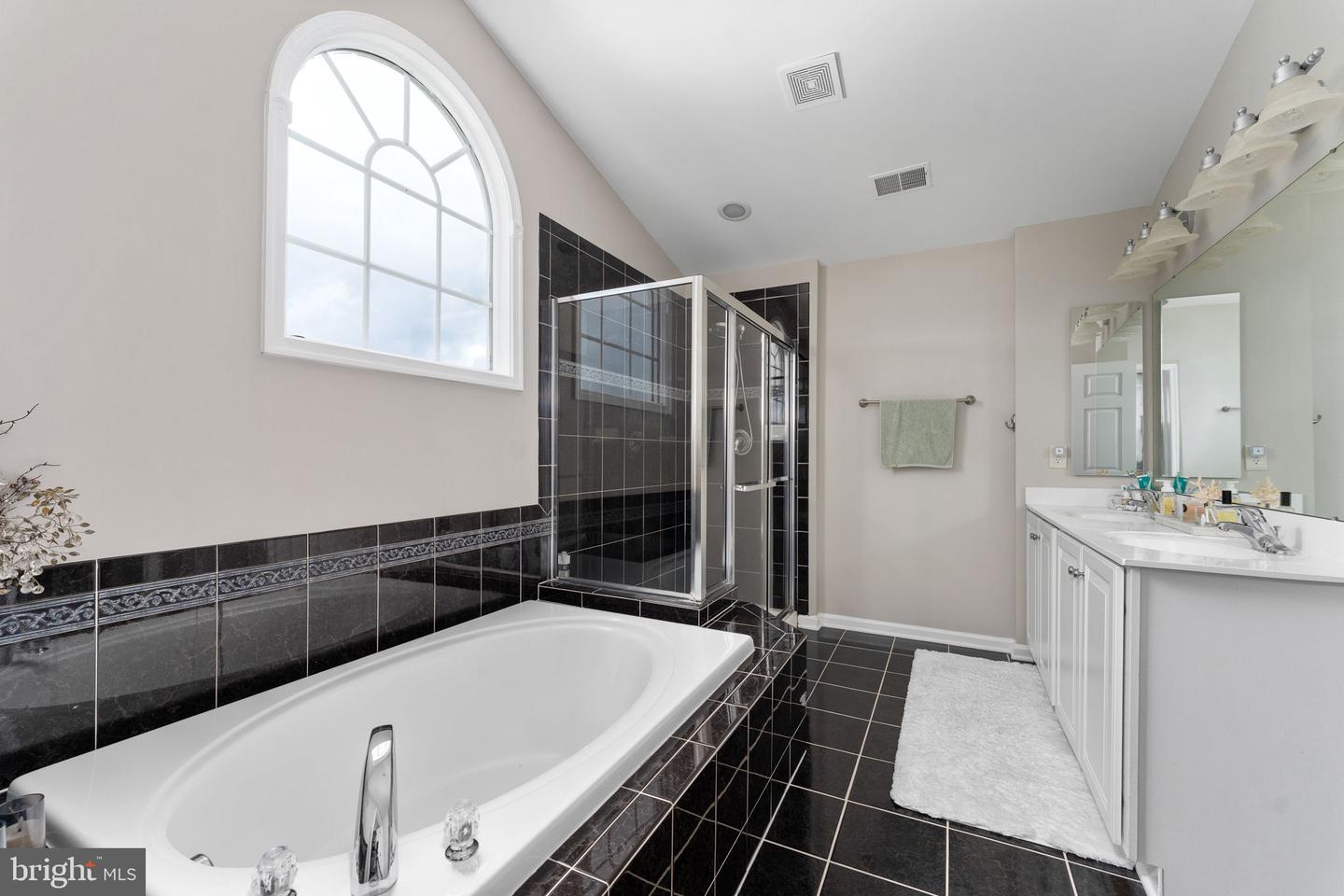 16316 Admeasure Cir Property Photo 5
