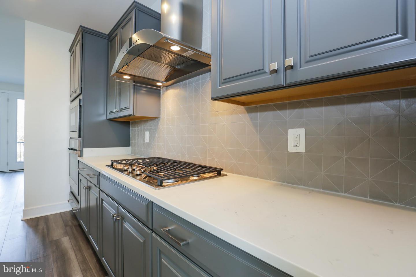 6722 Upland Manor Drive Property Photo 10
