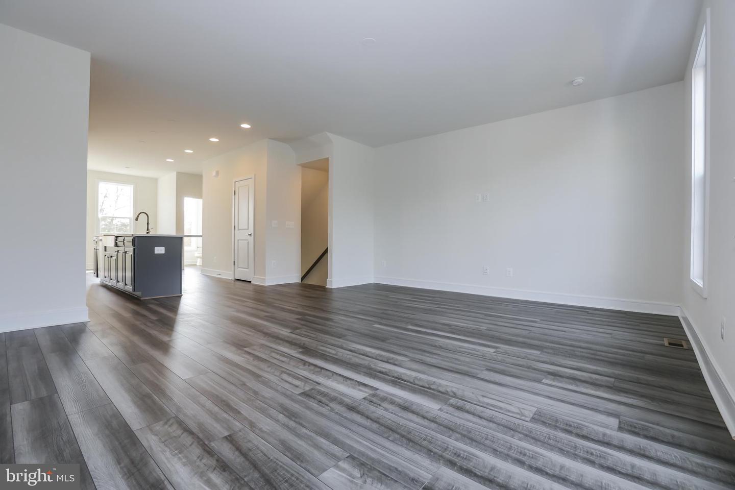 6722 Upland Manor Drive Property Photo 14