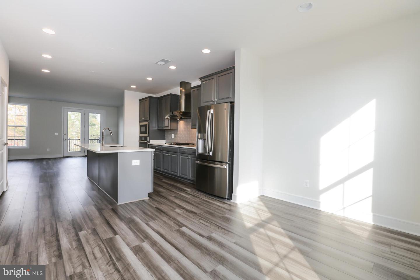6722 Upland Manor Drive Property Photo 15