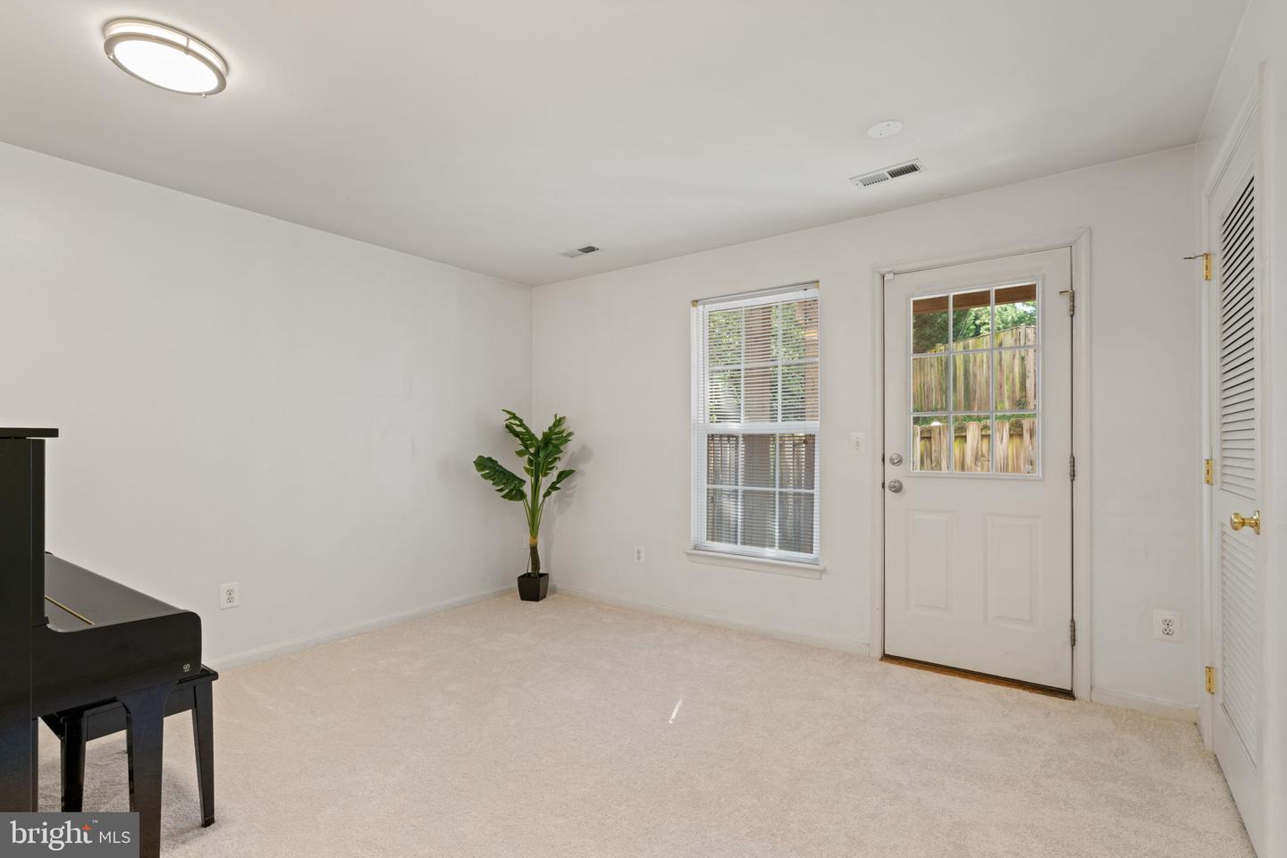 1275 Corbett Pl Property Photo 10