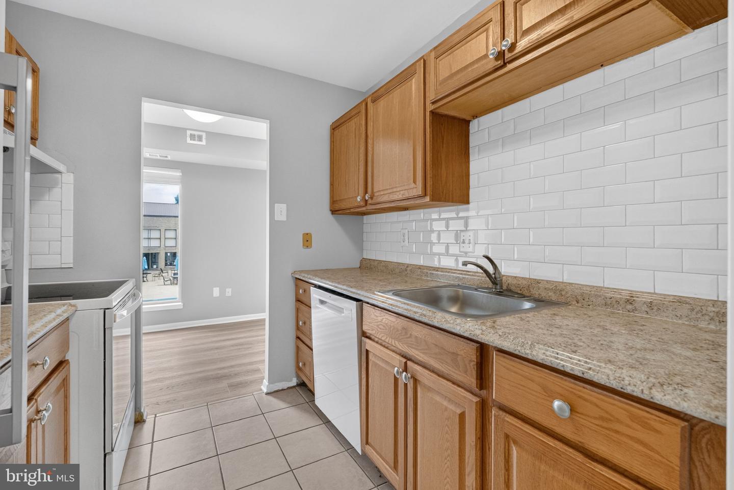 7589 Margate Ct #1c 103 Property Photo 4