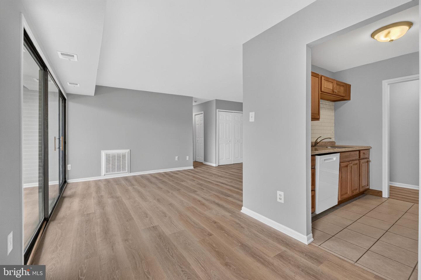 7589 Margate Ct #1c 103 Property Photo 8