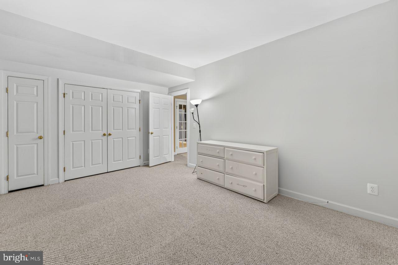 2024 Port Potomac Ave Property Photo 32
