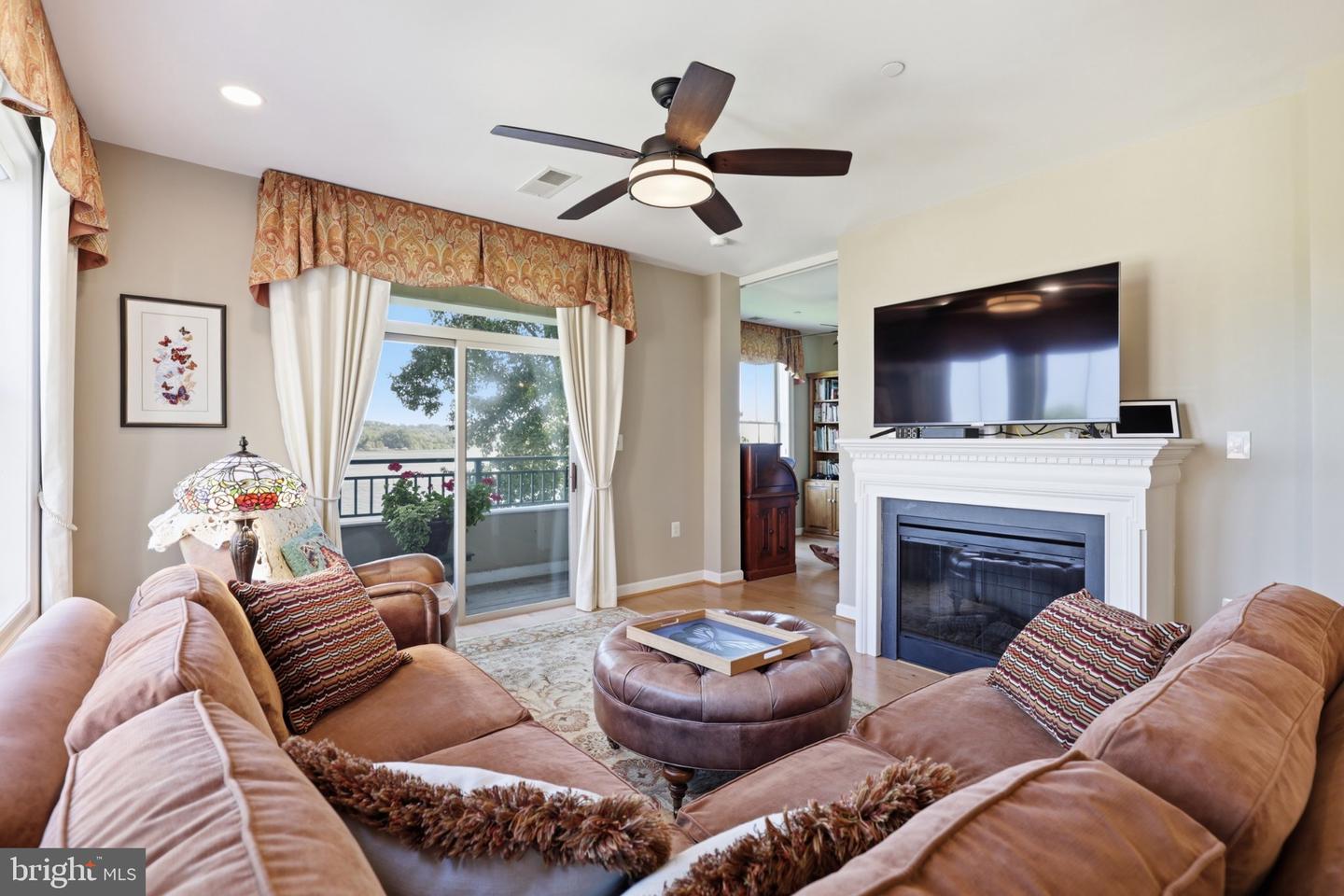 440 Belmont Bay #215 Property Photo 18