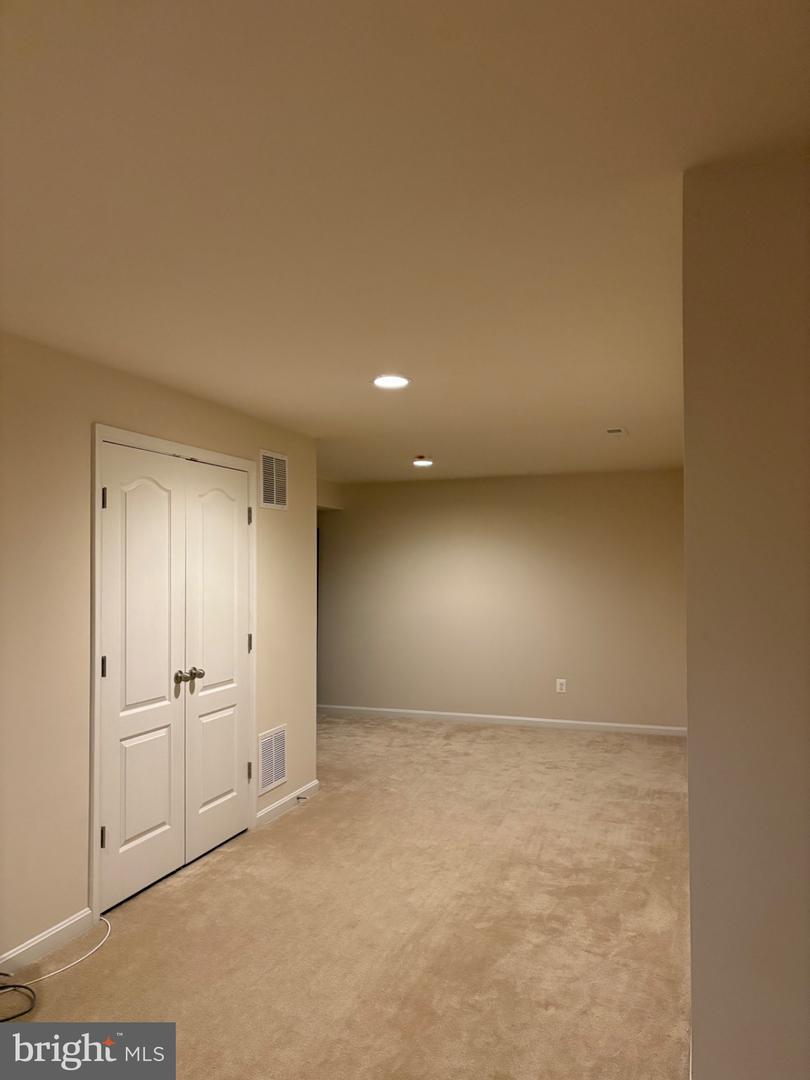 5394 Macdonald Rd Property Photo 62