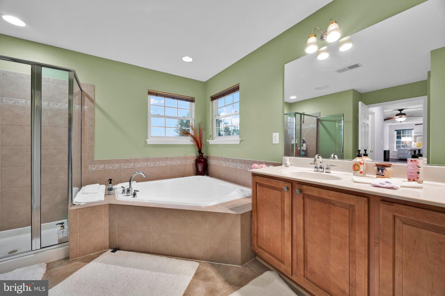 3379 Oakham Dr Property Photo 28