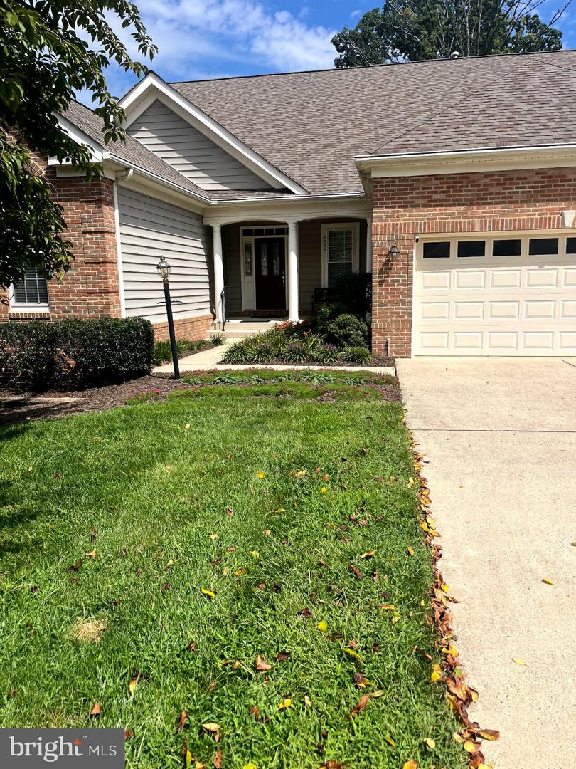 6825 Saddle Run Way Property Photo 2