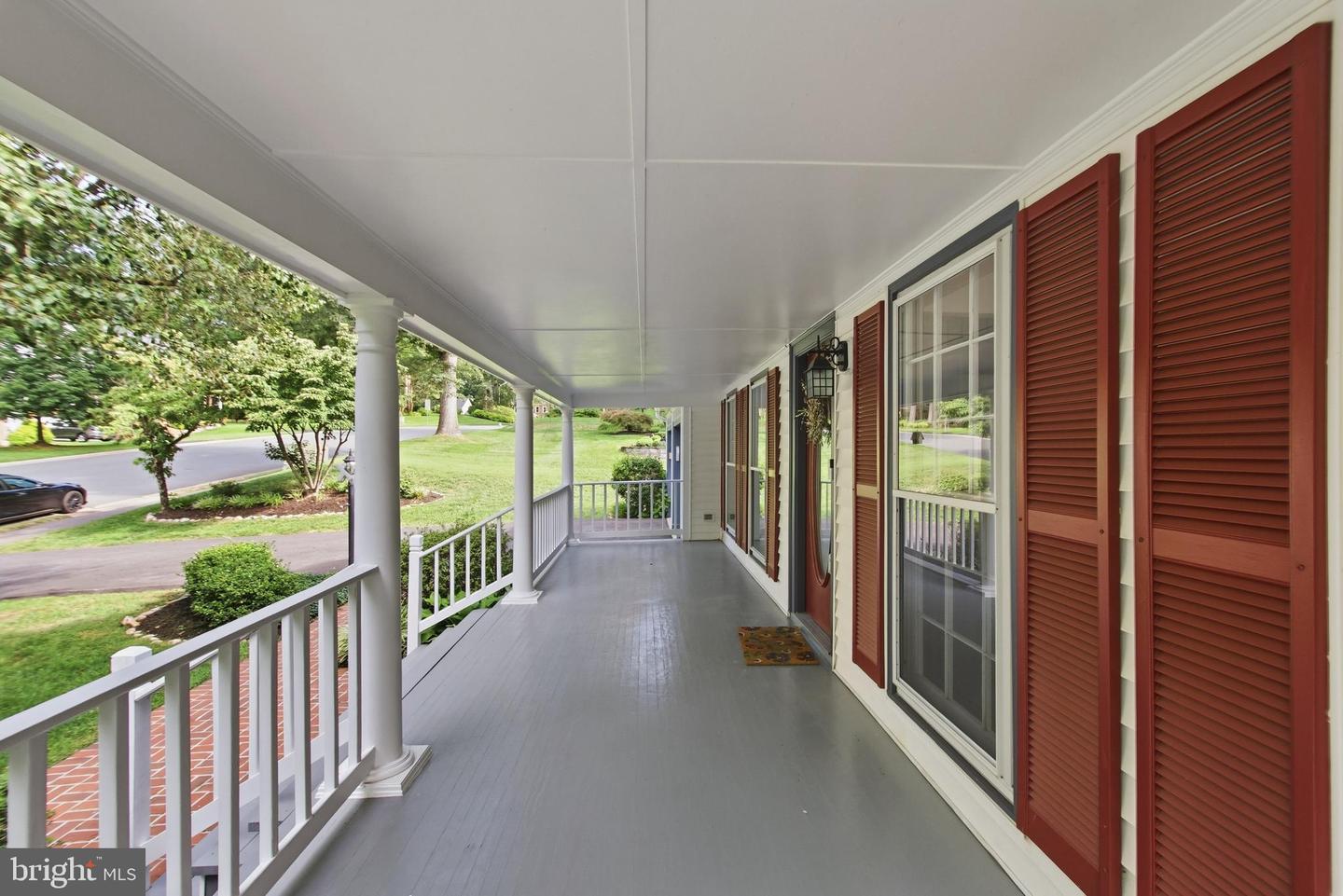 12207 Knightsbridge Dr Property Photo 4