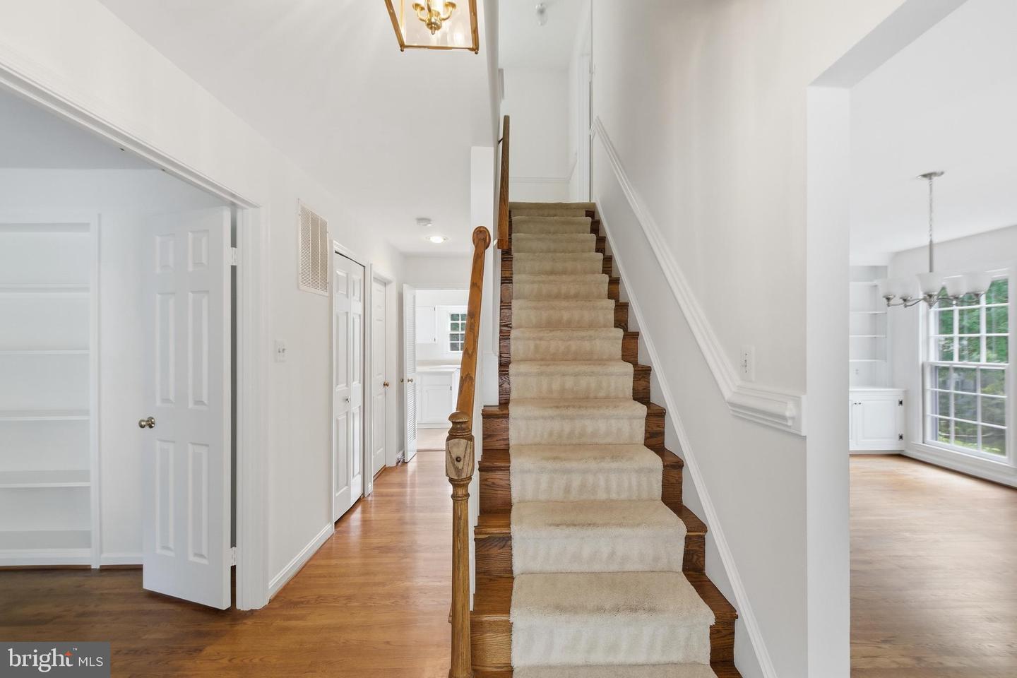 12207 Knightsbridge Dr Property Photo 6
