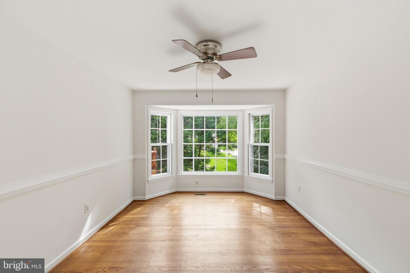 12207 Knightsbridge Dr Property Photo 10