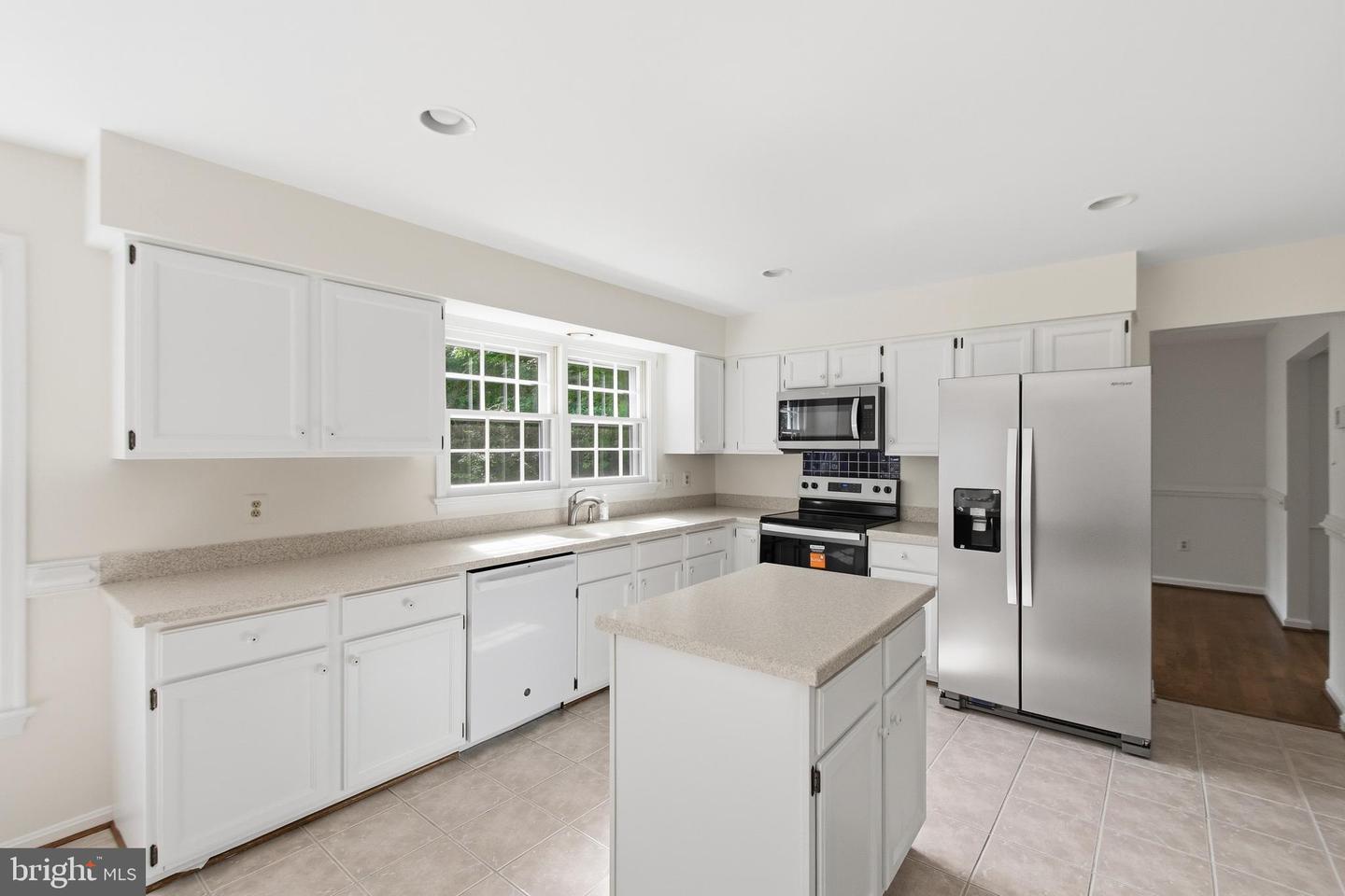 12207 Knightsbridge Dr Property Photo 12