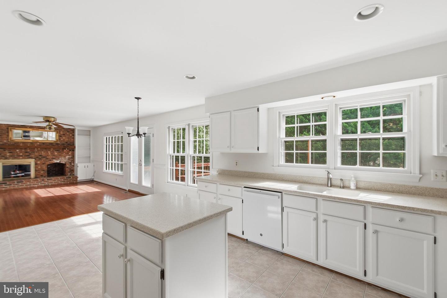 12207 Knightsbridge Dr Property Photo 13