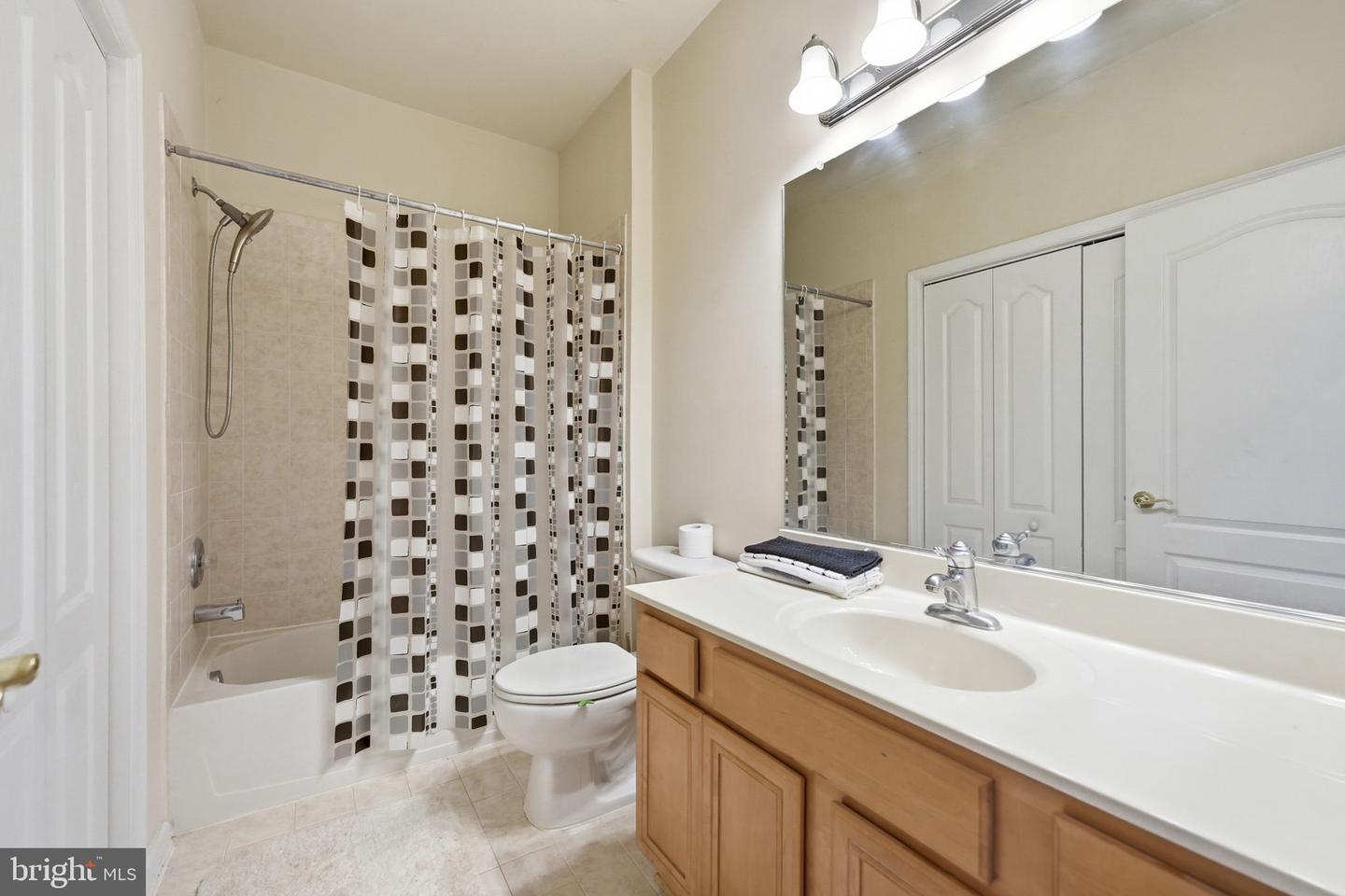 7033 Little Thames Dr Property Photo 10