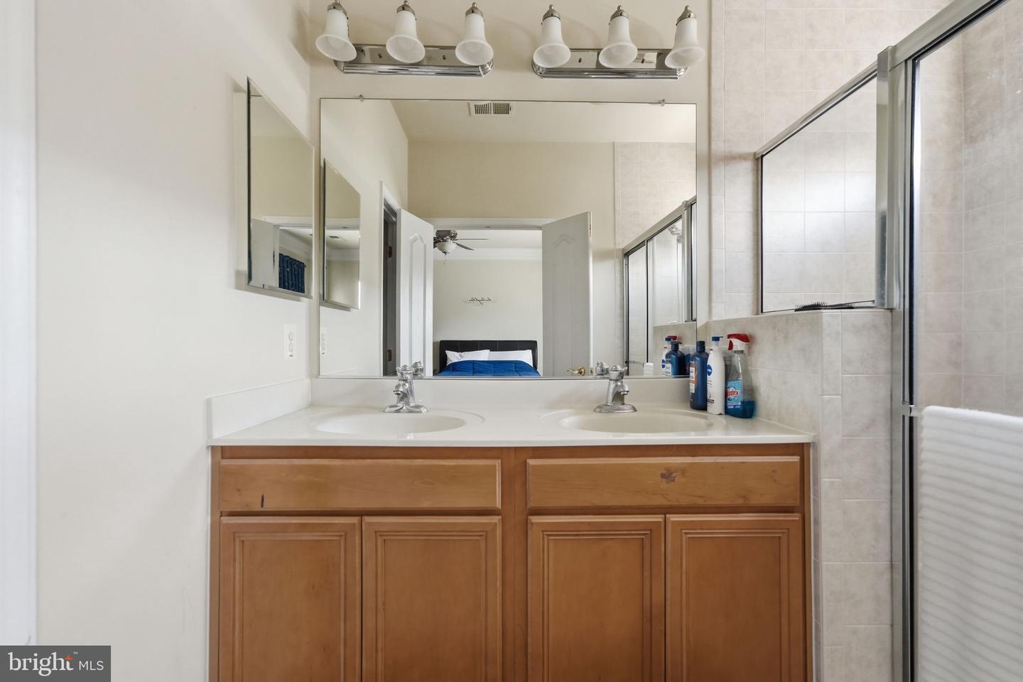 7033 Little Thames Dr Property Photo 32