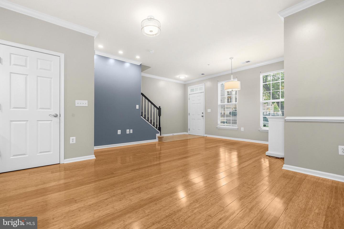 2415 Rainswood Ln Property Photo 2