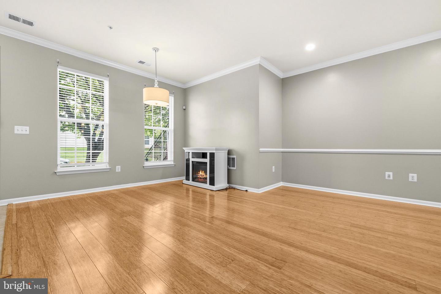 2415 Rainswood Ln Property Photo 4
