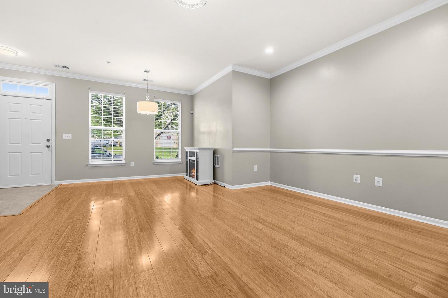 2415 Rainswood Ln Property Photo 5