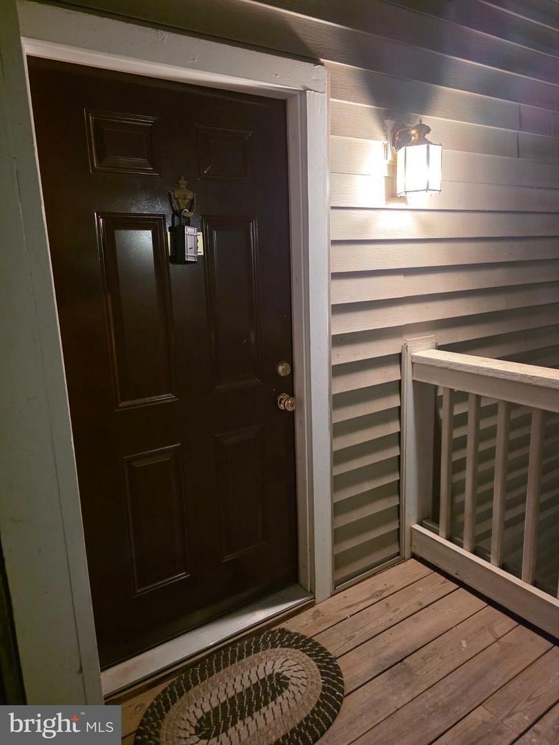 8095 LACY DR #202 Property Photo 1