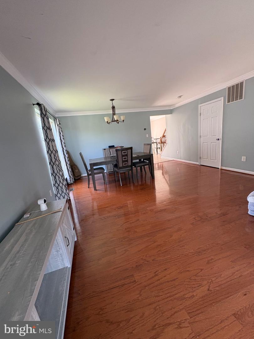 10947 Pope St Property Photo 6