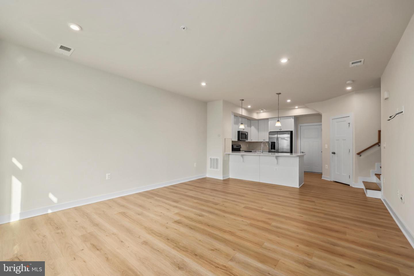 1733 Dunnington Pl Property Photo 4