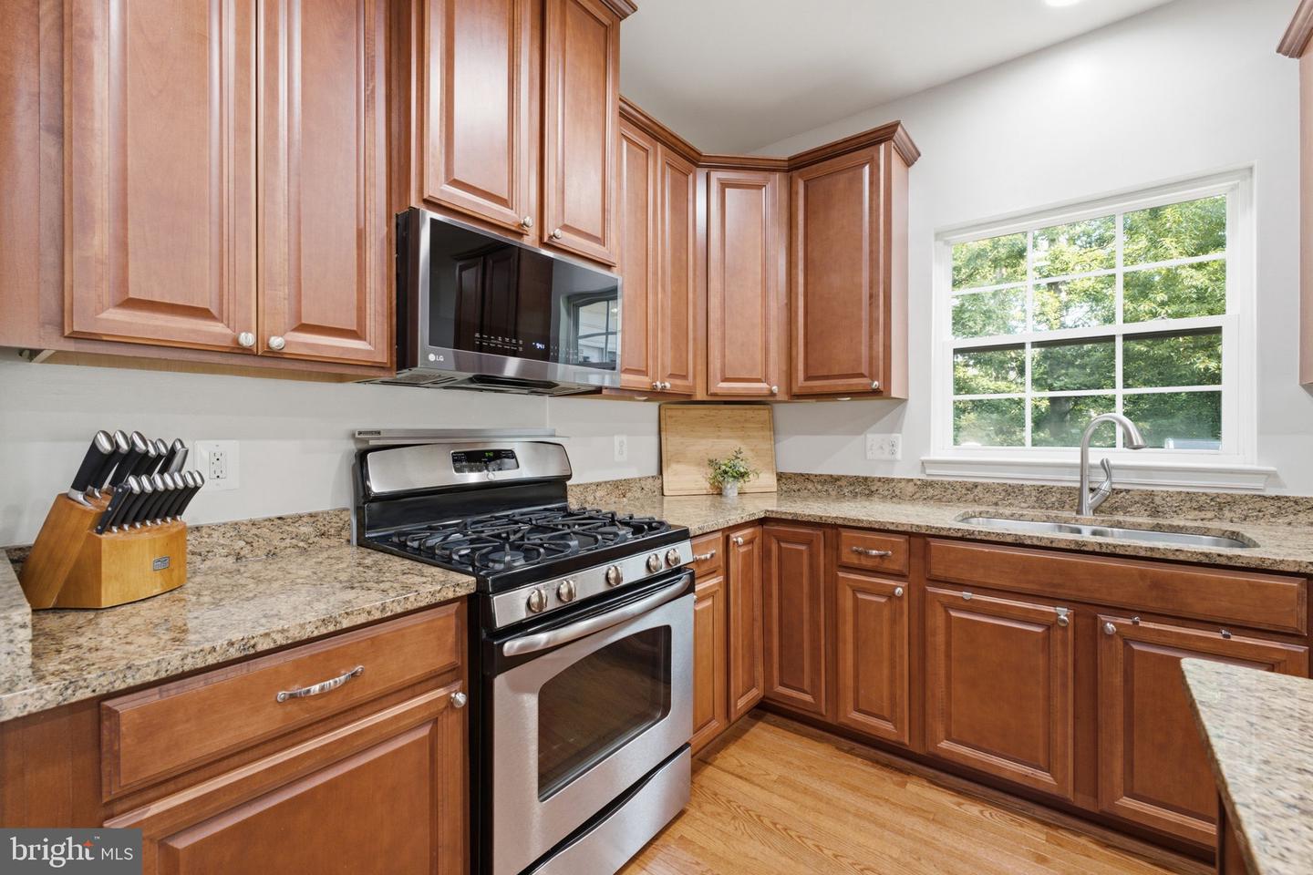 13722 Abbey Manor Ln Property Photo 29