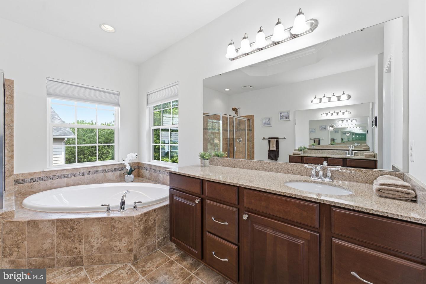 13722 Abbey Manor Ln Property Photo 49