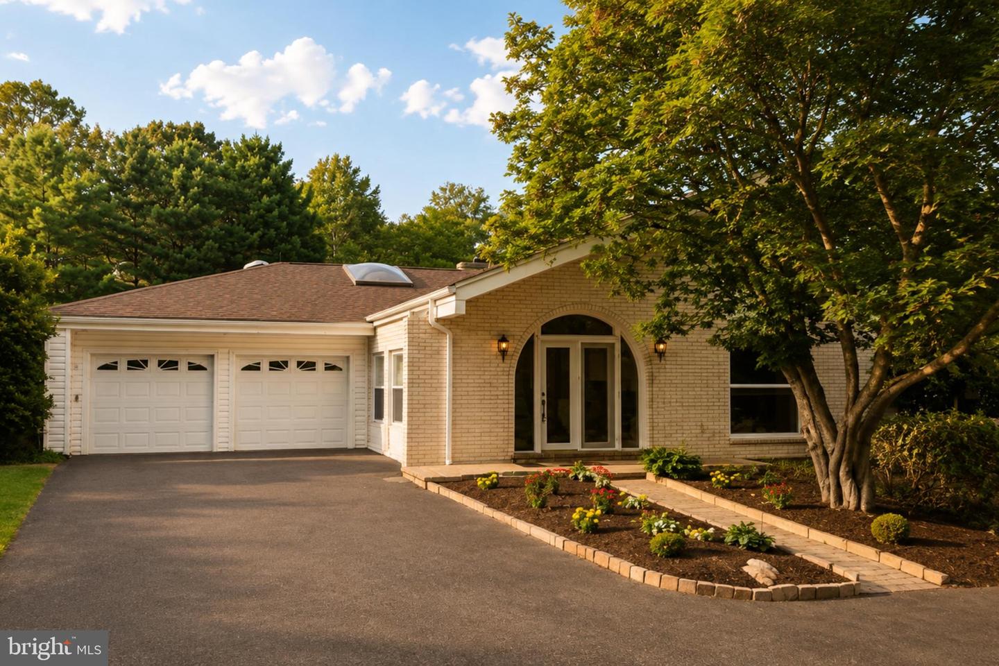 10108 Baileysburg Ln Property Photo 1